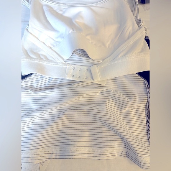 NWT Pearl Izumi Ultrastar Athletic Black and White Striped Top With Built in Bra - Picture 4 of 9